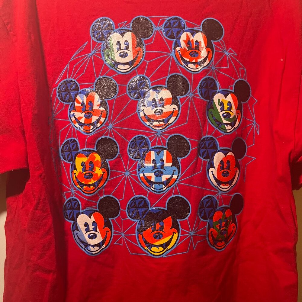 Disney Parks EPCOT Mickey Mouse World Showcase Flags Red T-Shirt Size L Hanes